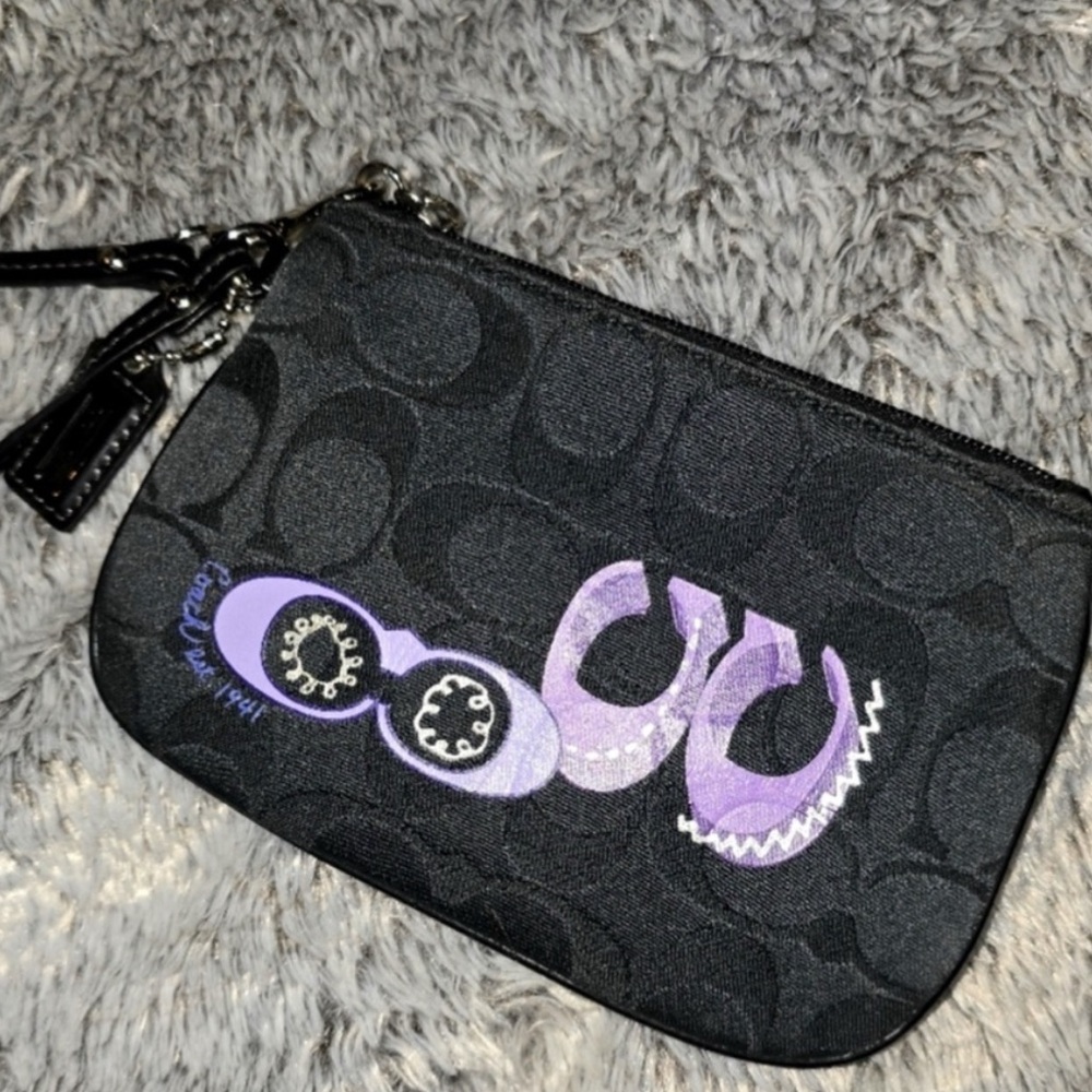 COACH Signature Corner Zip Wristlet Bag Black Jacquard Fabric Purple Graphics